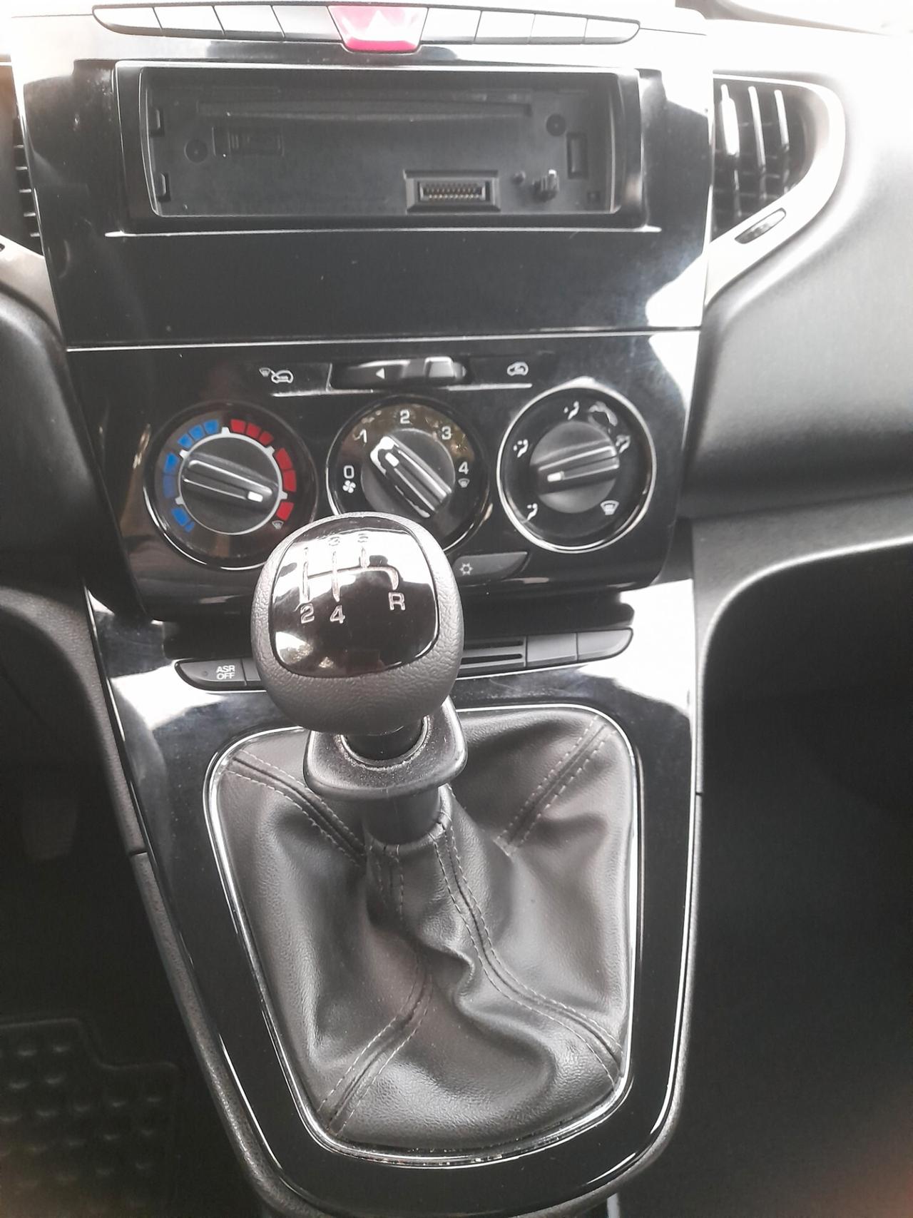 Lancia Ypsilon 1.2 69 CV 5 porte GPL