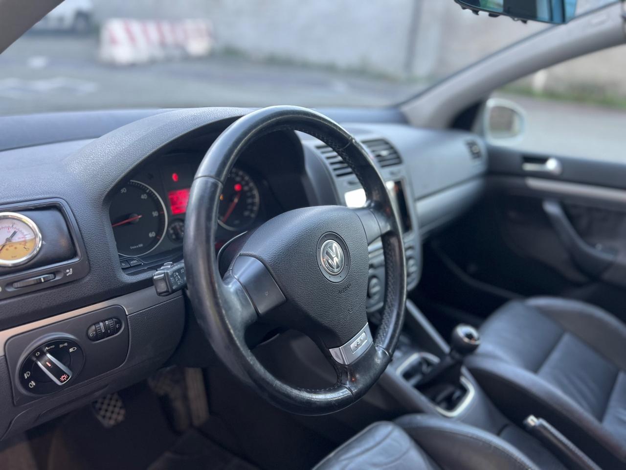 Volkswagen Golf 2.0 16V TDI 5p. Sportline interni in pelle