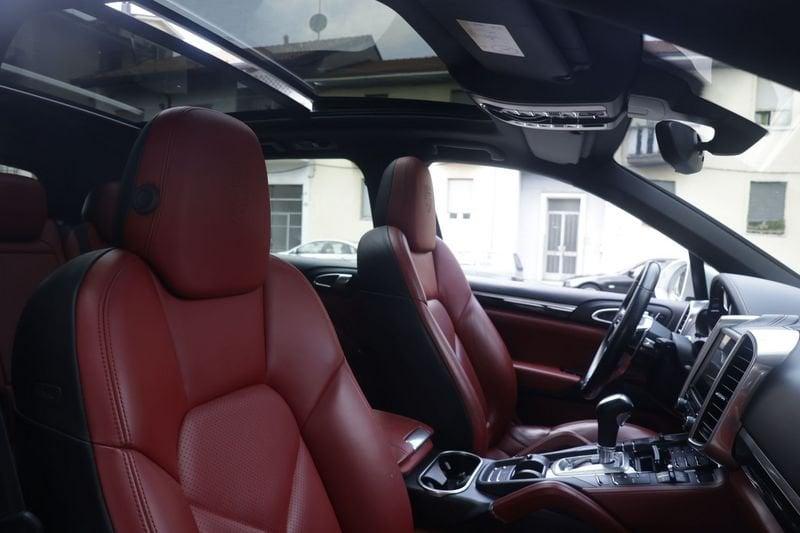 Porsche Cayenne 3.0 Diesel 262 CV Platinum Edition Tetto Unicoproprietario