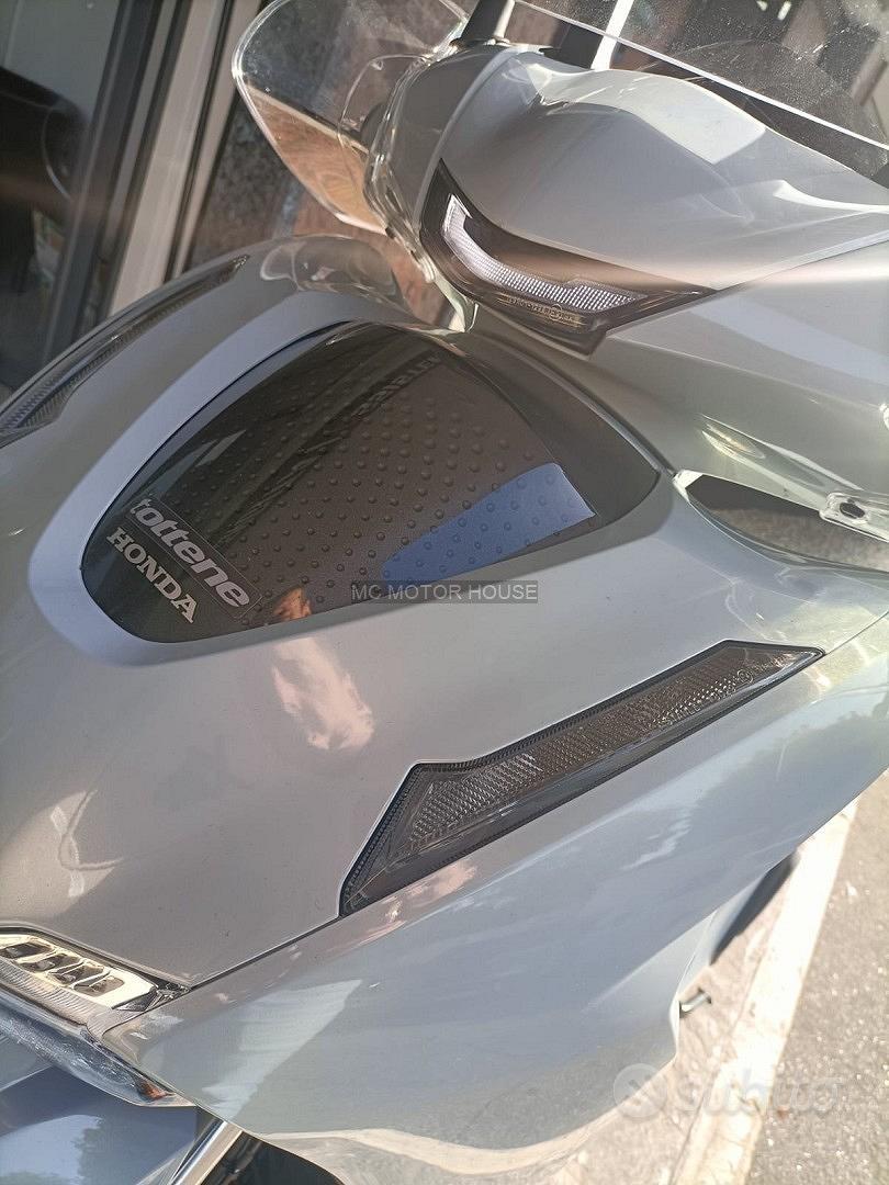 Honda sh 350 +0maggi0 casco+garanzia+rate+permute