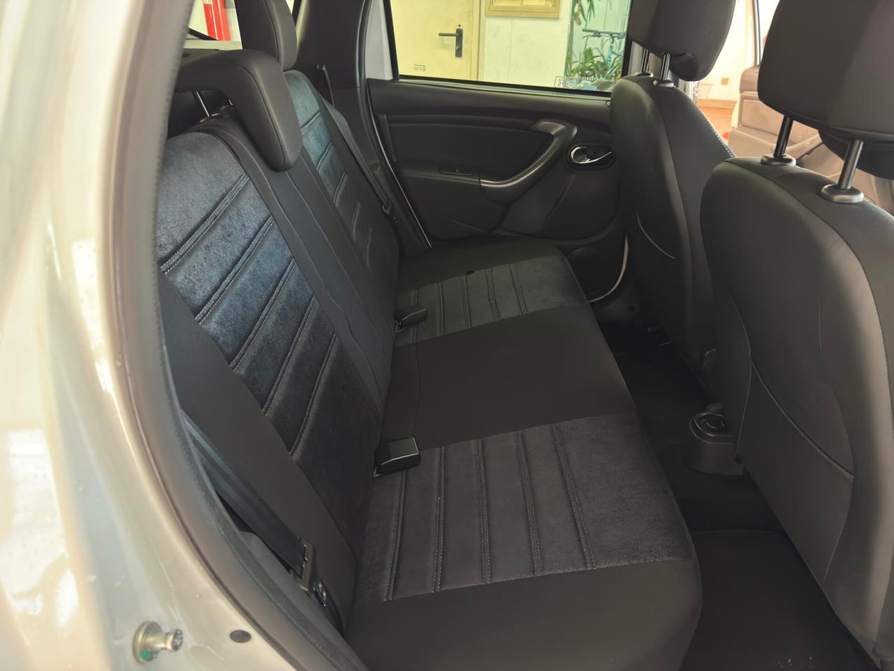 DACIA DUSTER 1.5cc 110CV 4x2 GANCIO TRAINO