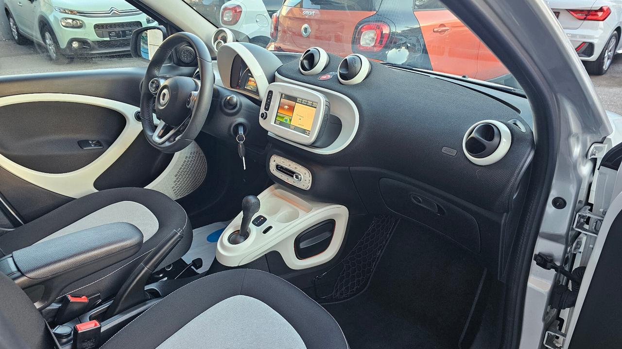 Smart Forfour 70 1.0 twinamic Passion NAV RETROCAM SENSORI CARVERTICAL OK