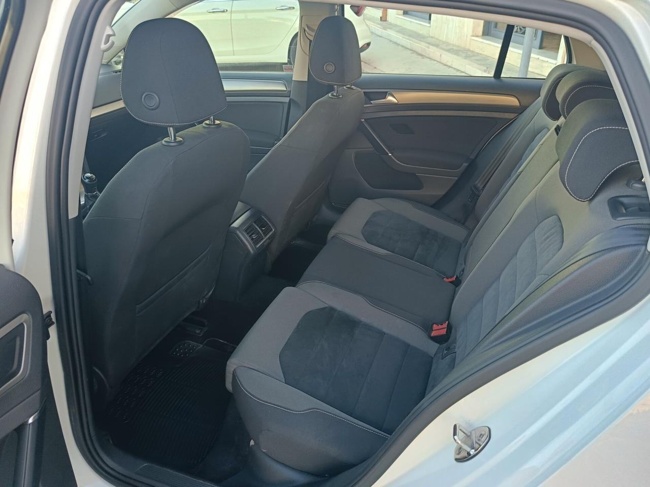 Volkswagen Golf Business 1.4 TGI 5p. Highline BlueMotion