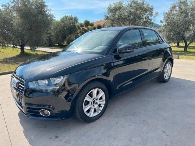 Audi A1 1.6 TDI 90cv sportback Attraction