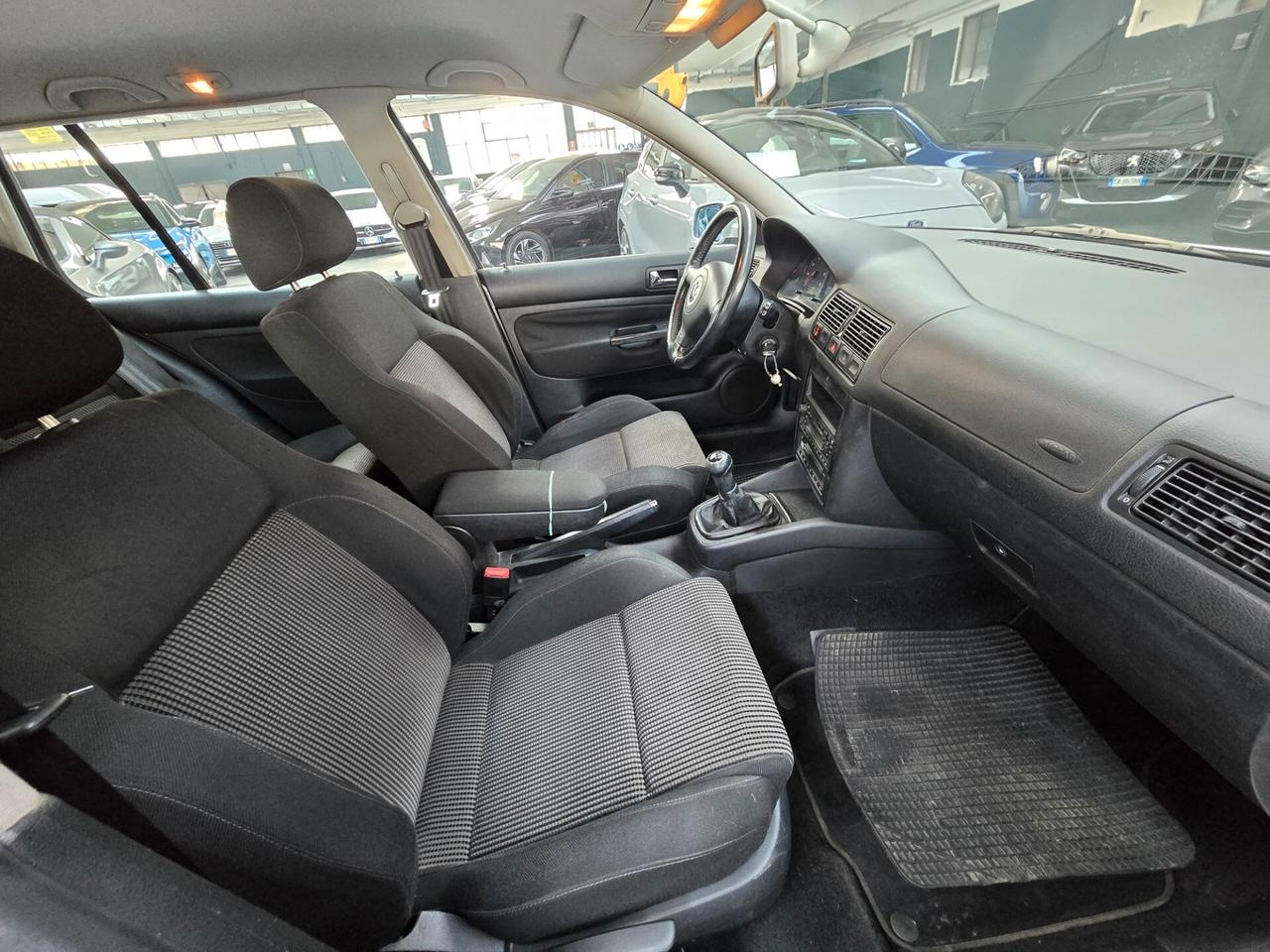 VOLKSWAGEN GOLF HIGHLINE 1.6 16V 105CV 5.p 2001