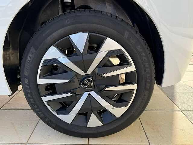 Peugeot 208 Hybrid 110 e-DCS6 Style