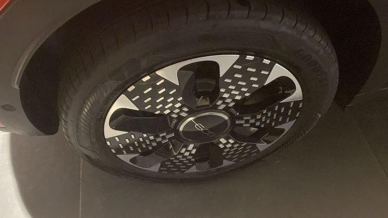 FIAT 600e 600e La Prima