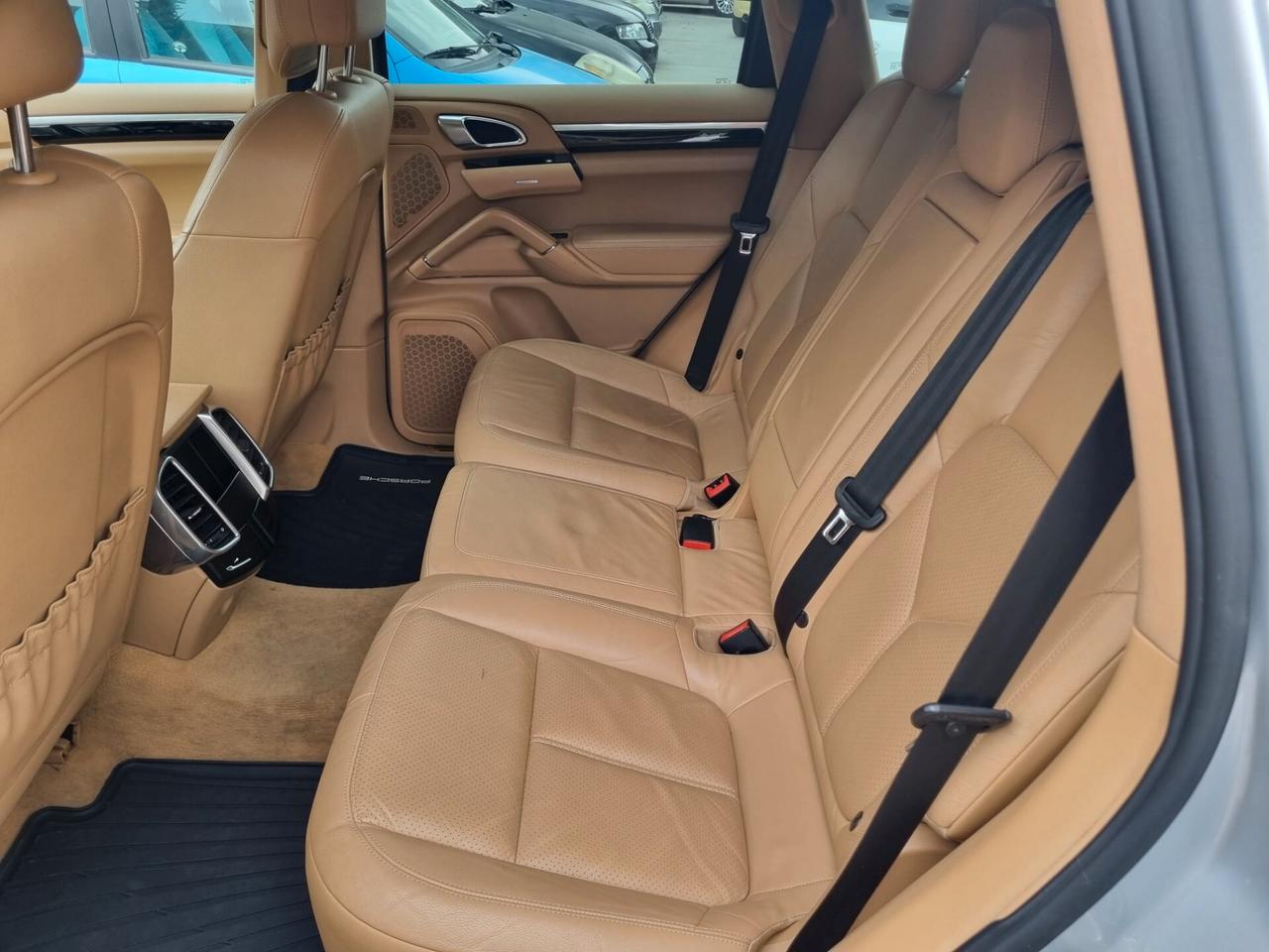 Porsche Cayenne 3.0 Diesel - PERFETTA
