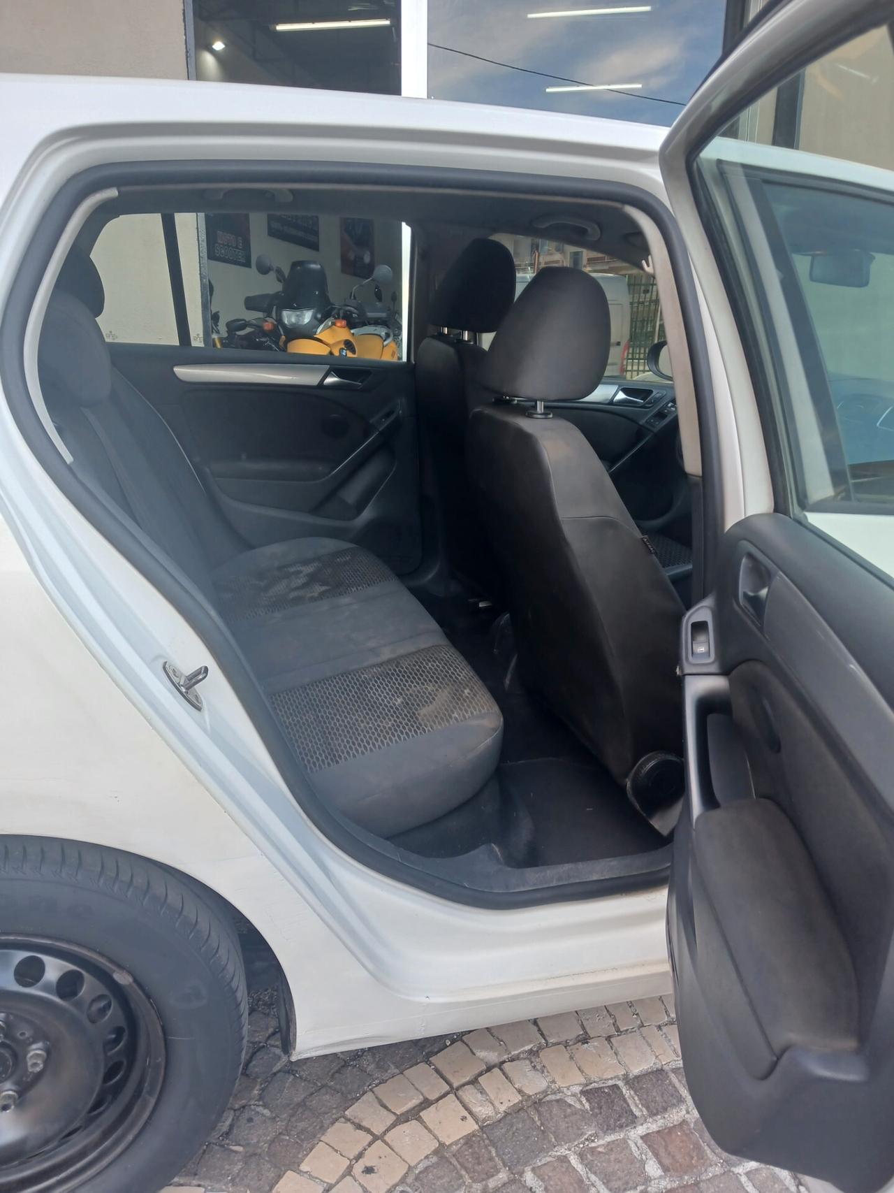 Volkswagen Golf 1.6 TDf