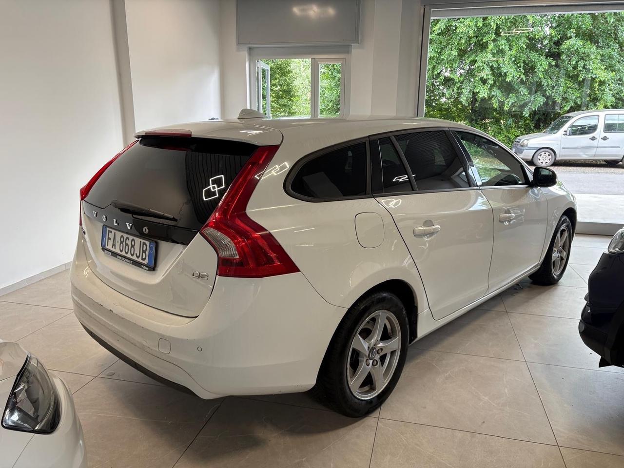 Volvo V60 D5 Geartronic Momentum
