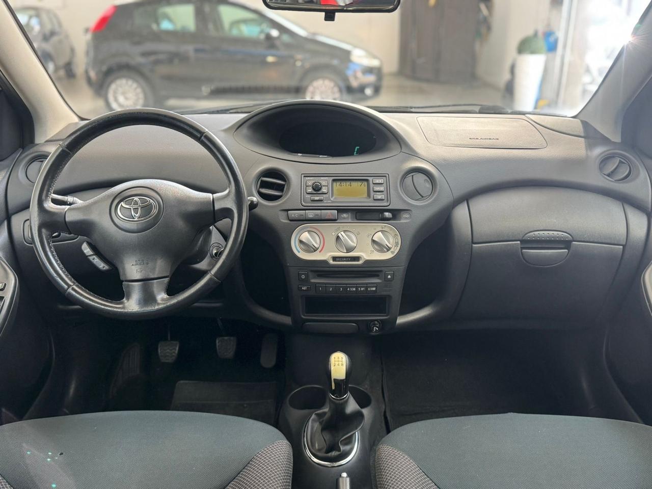 Toyota Yaris 1.0i 16V OK NEOPATENTATI