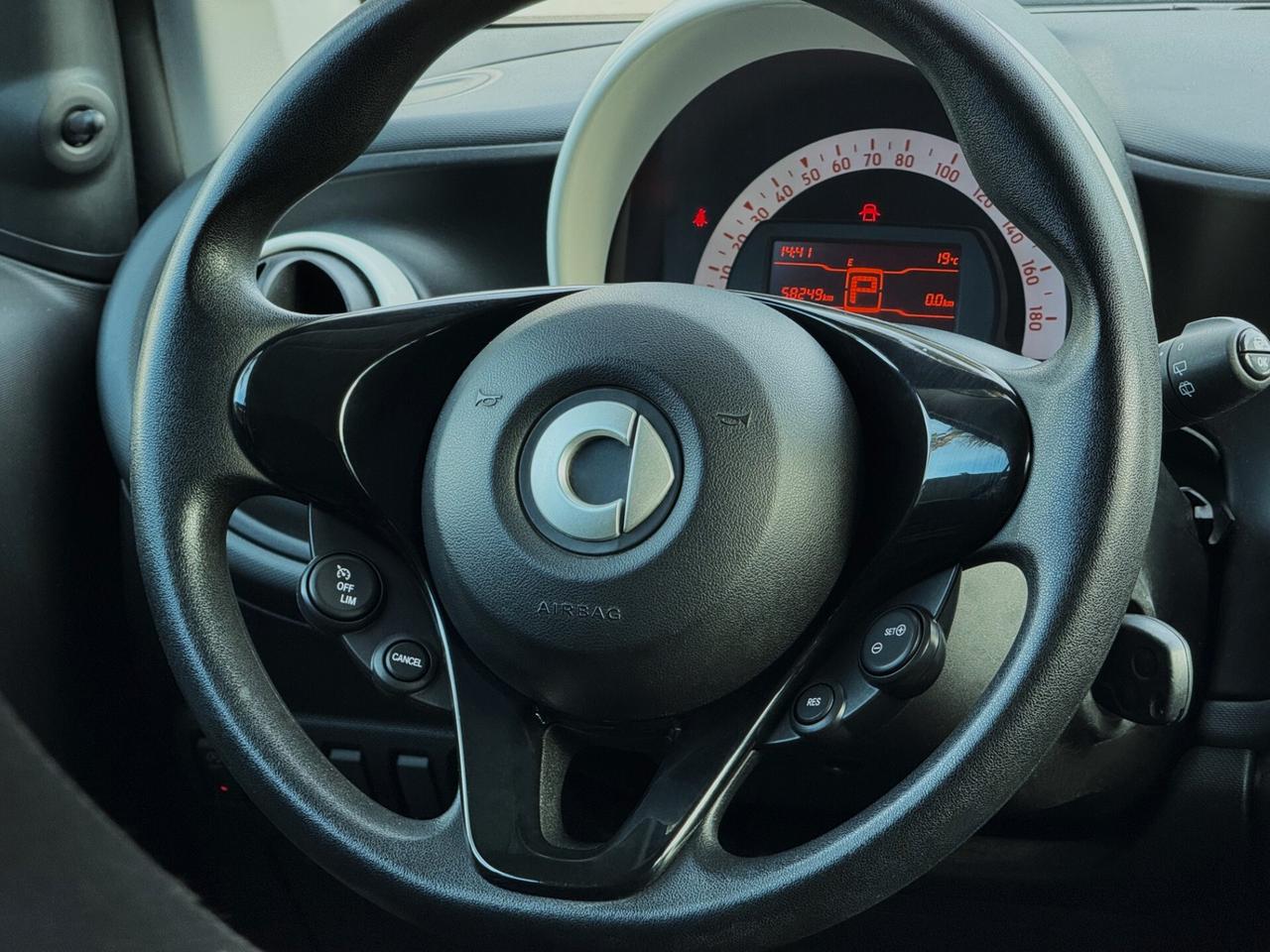 Smart forTwo 1.0 Youngster 71CV Twinamic MY19