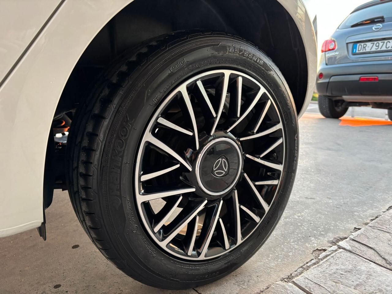 Lancia Ypsilon 1.2 69 CV 5 porte GPL Momo design