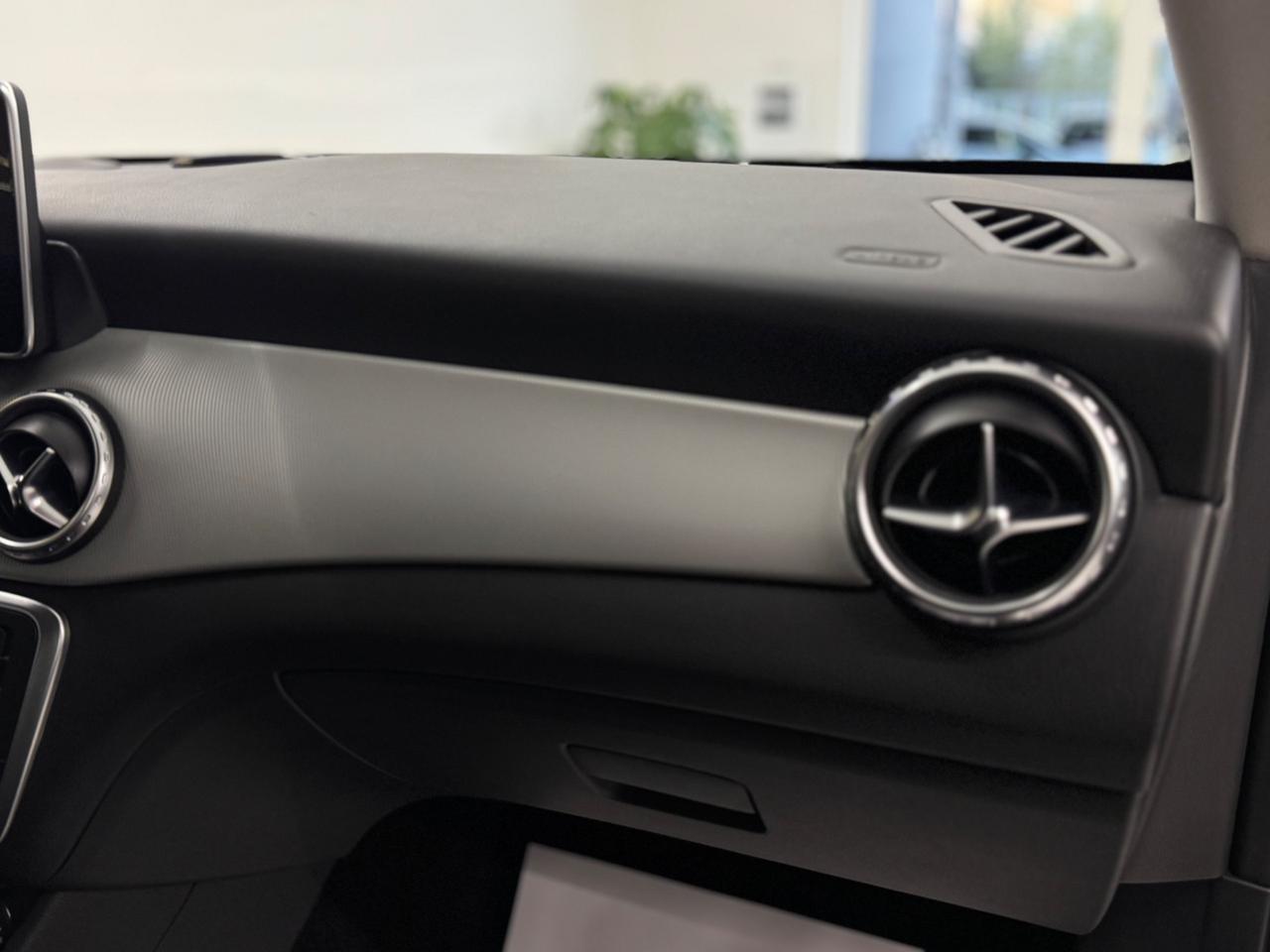 Mercedes-benz GLA 180d Automatic Premium