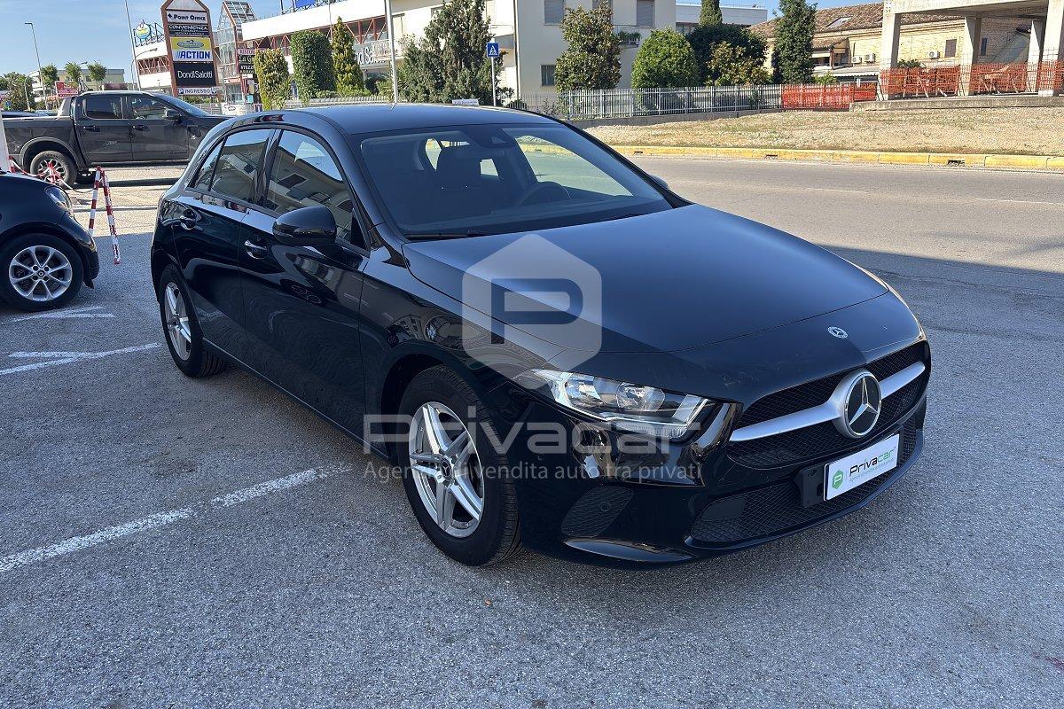 MERCEDES A 180 d Automatic Business