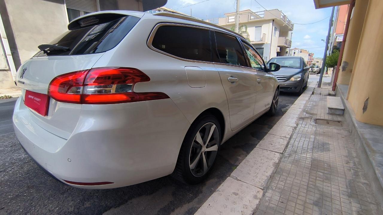 Peugeot 308 BlueHDi 130 S&S SW Allure