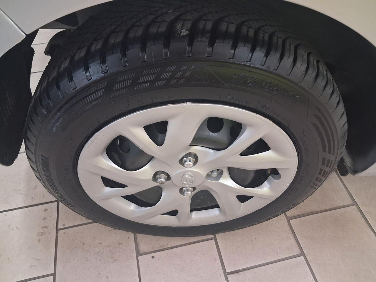 Hyundai i10 1.0 benzina unico prop 2019