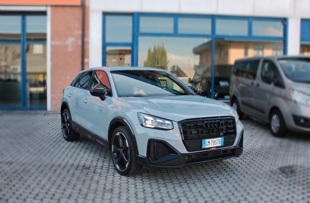 Audi Q2 30 TDI S tronic Identity Black