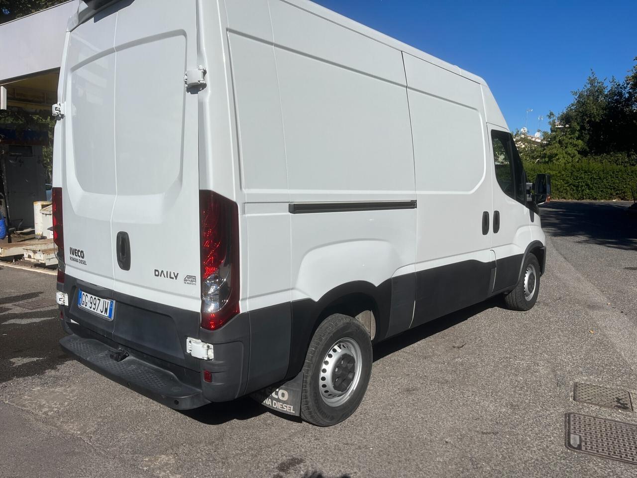 Iveco Daily 2.3 Diesel HKa 35 S V Radstand 3520