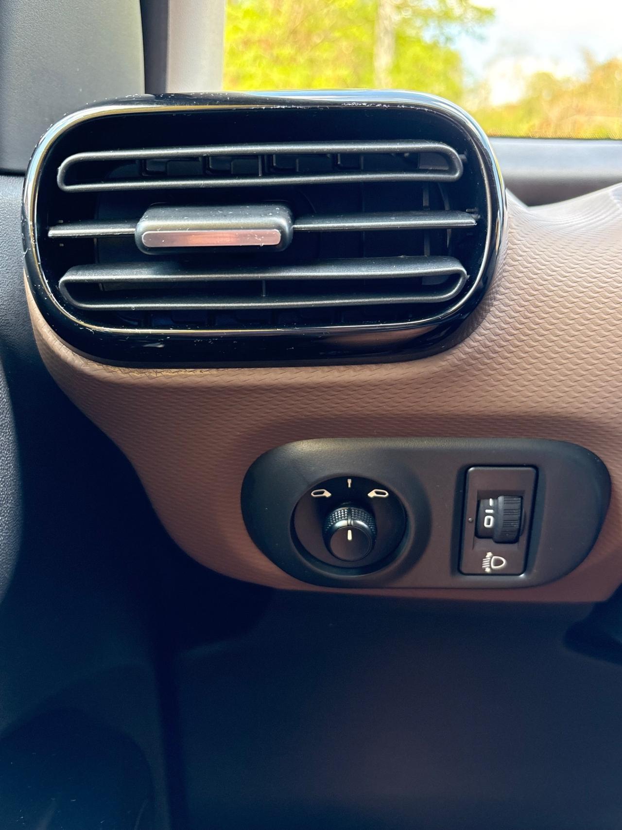 Citroen C4 Cactus BlueHDi 100 Shine Just Black