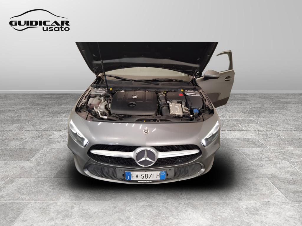 Mercedes-Benz Classe A - W177 2018 - A 180 d Sport auto