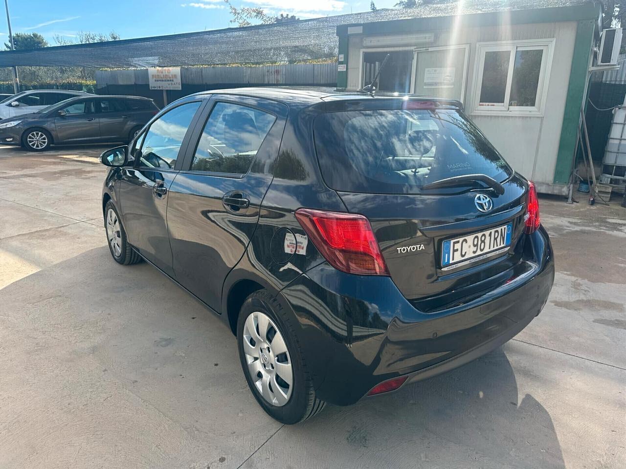 Toyota Yaris 1.4DIESEL Active 111.000KM TAGLIAND 2016