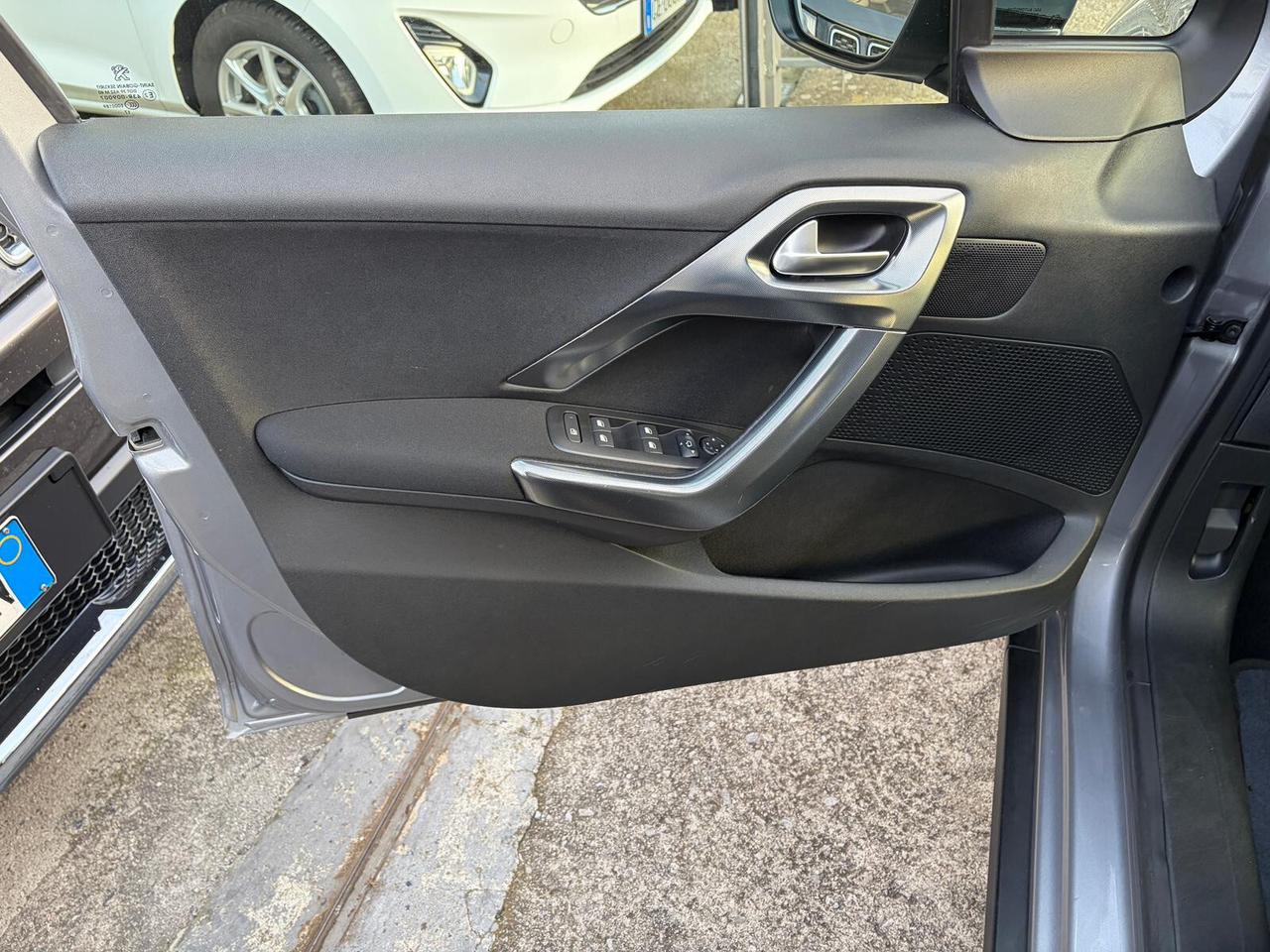 Peugeot 2008 1.6 BlueHDi 100CV Allure