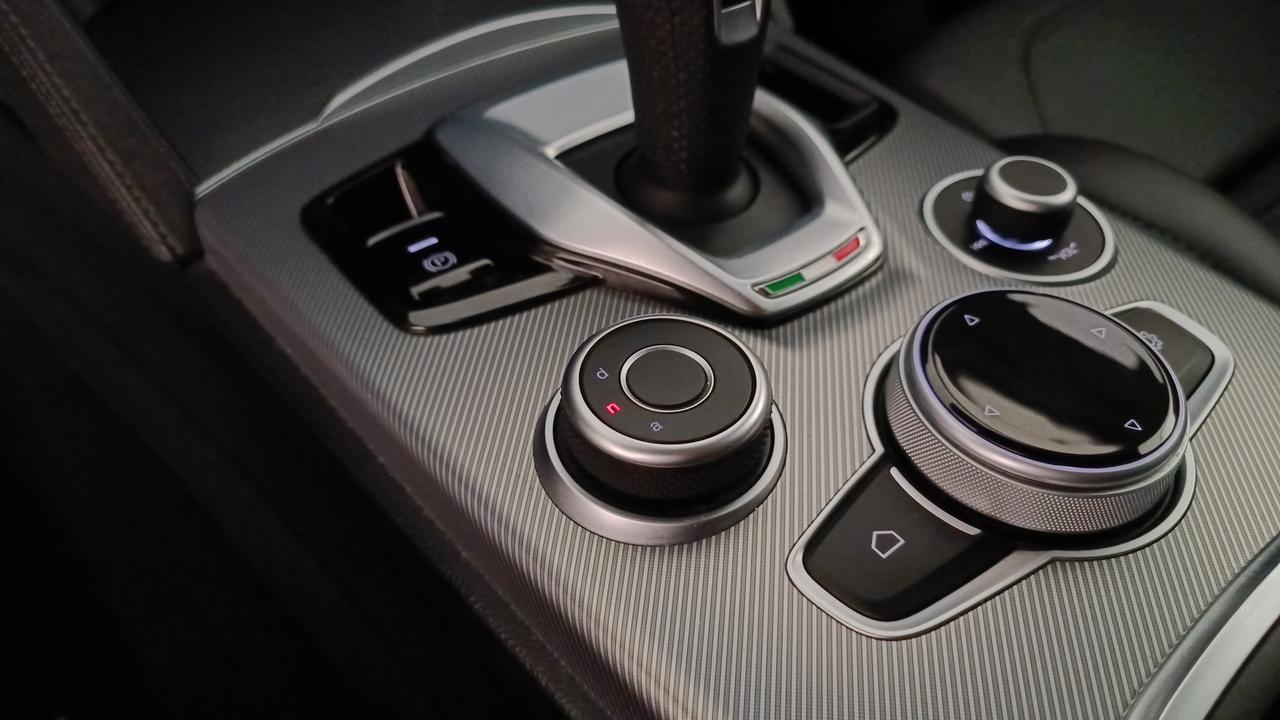 ALFA ROMEO Stelvio 2020 - Stelvio 2.2 t Veloce Q4 210cv auto