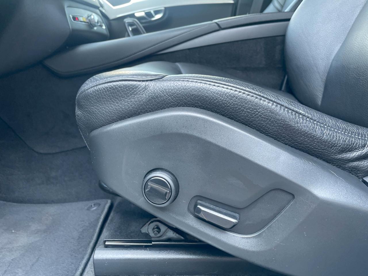 Volvo XC 90 XC90 B5 (d) AWD Geartronic Momentum Pro