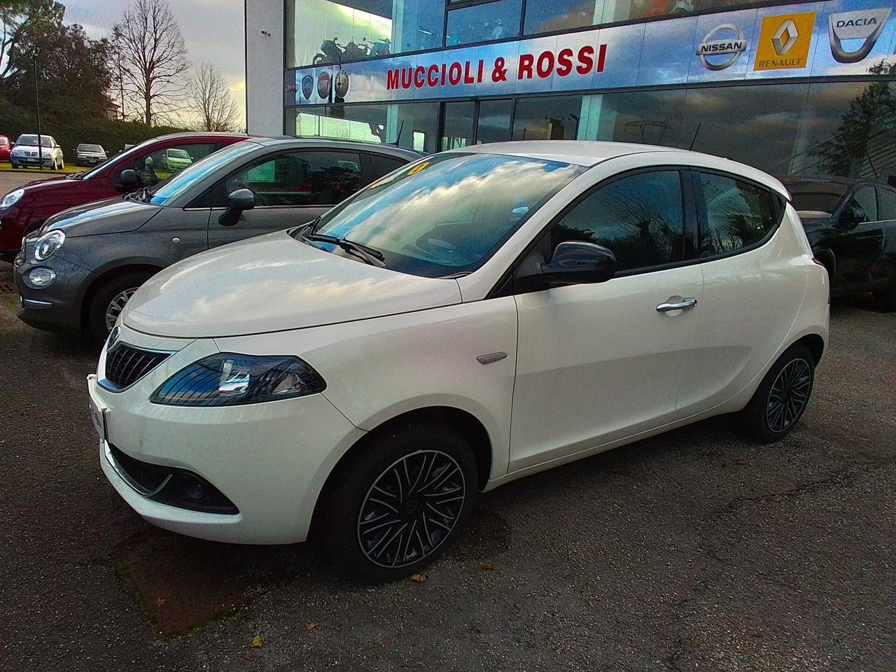 Lancia Ypsilon GOLD 1.0 Hybrid 70cv