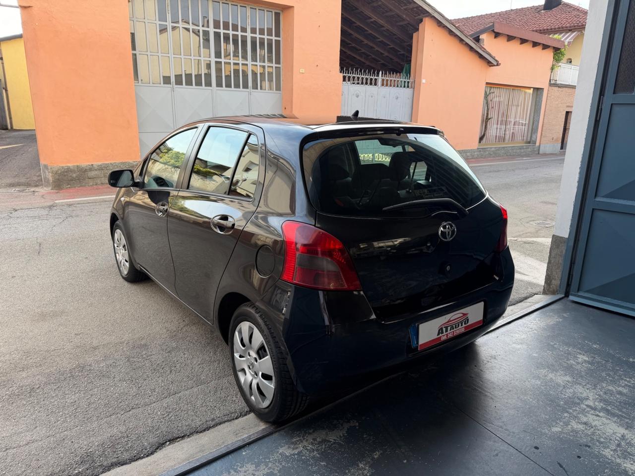 Toyota Yaris 1.0 5 porte