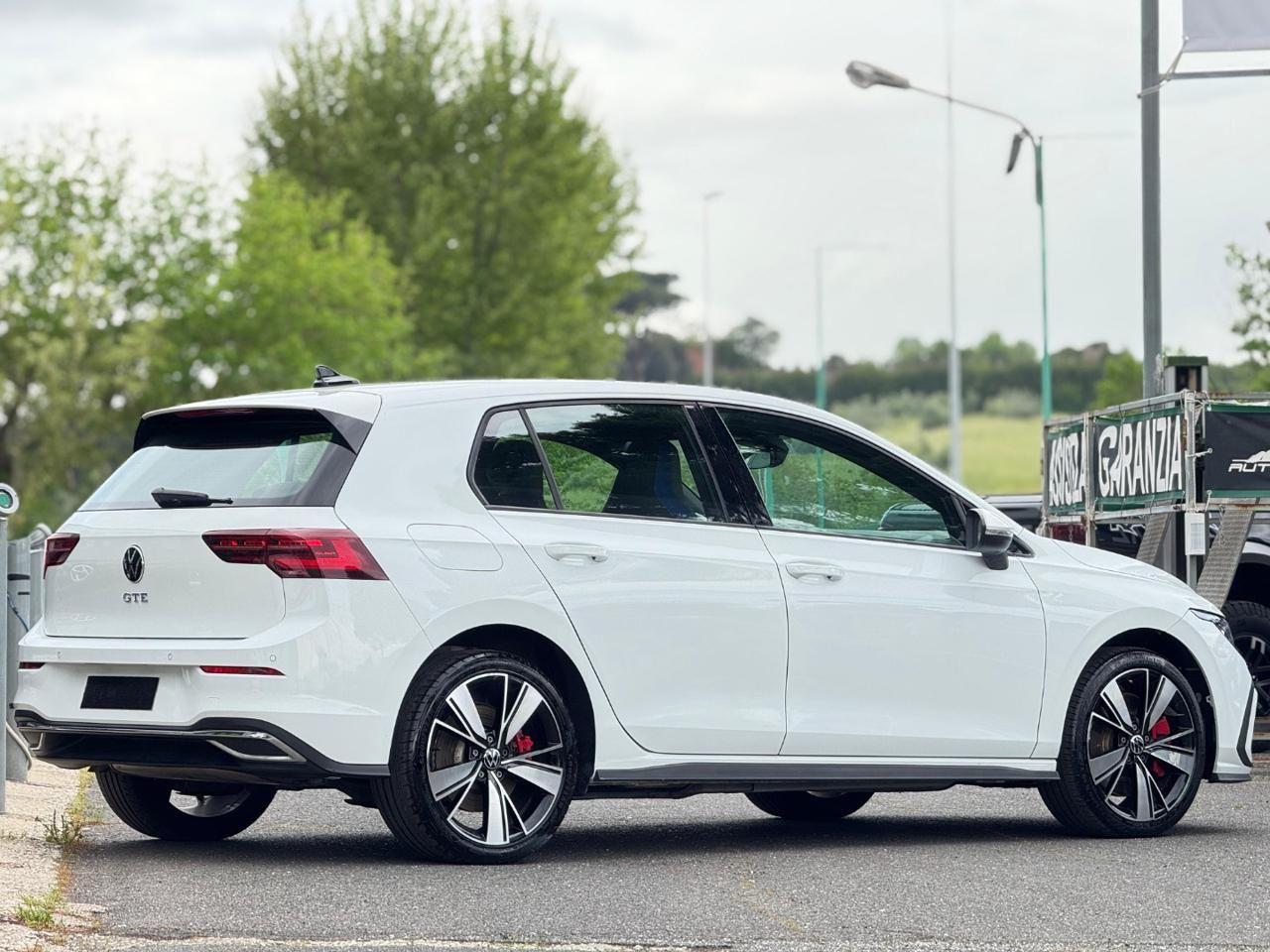 VOLKSWAGEN Golf GTE 245cv Finanziabile