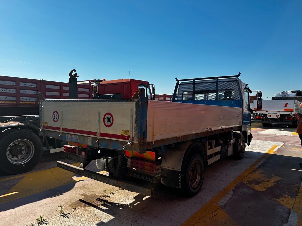 Mercedes Benz Atego 818 ribaltabile trilaterale 4x2 balestrato ABS