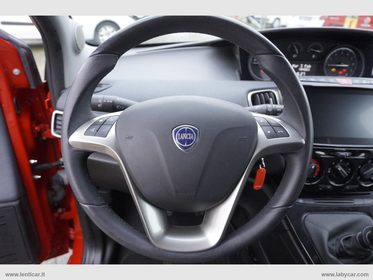 LANCIA Ypsilon 1.0 FireFly S&S Hybrid Eco Gold Adatta a Neopatentati