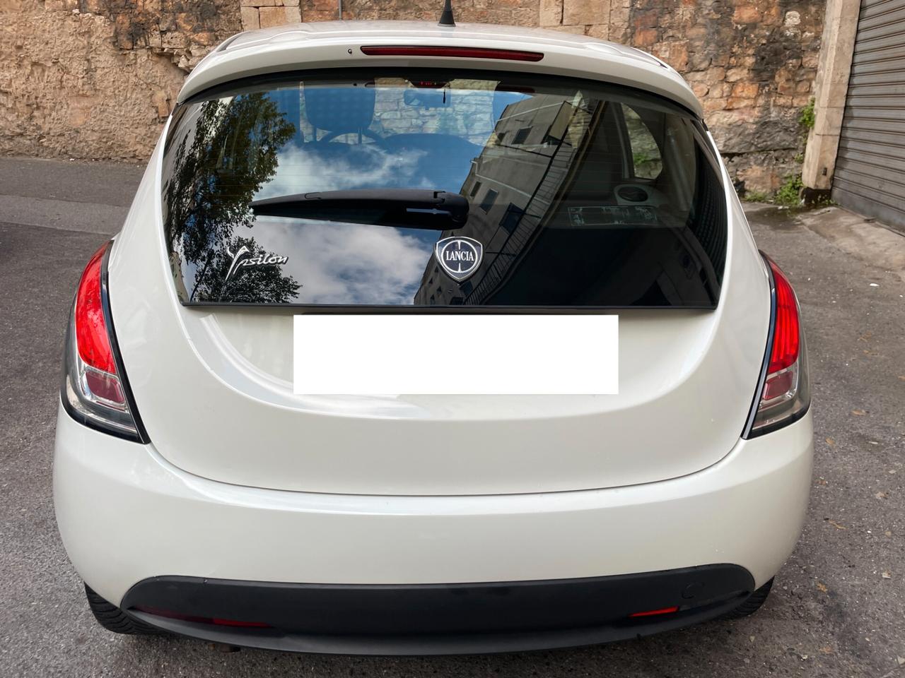 Lancia Ypsilon 1.2 69 CV 5 porte GPL Ecochic Silver