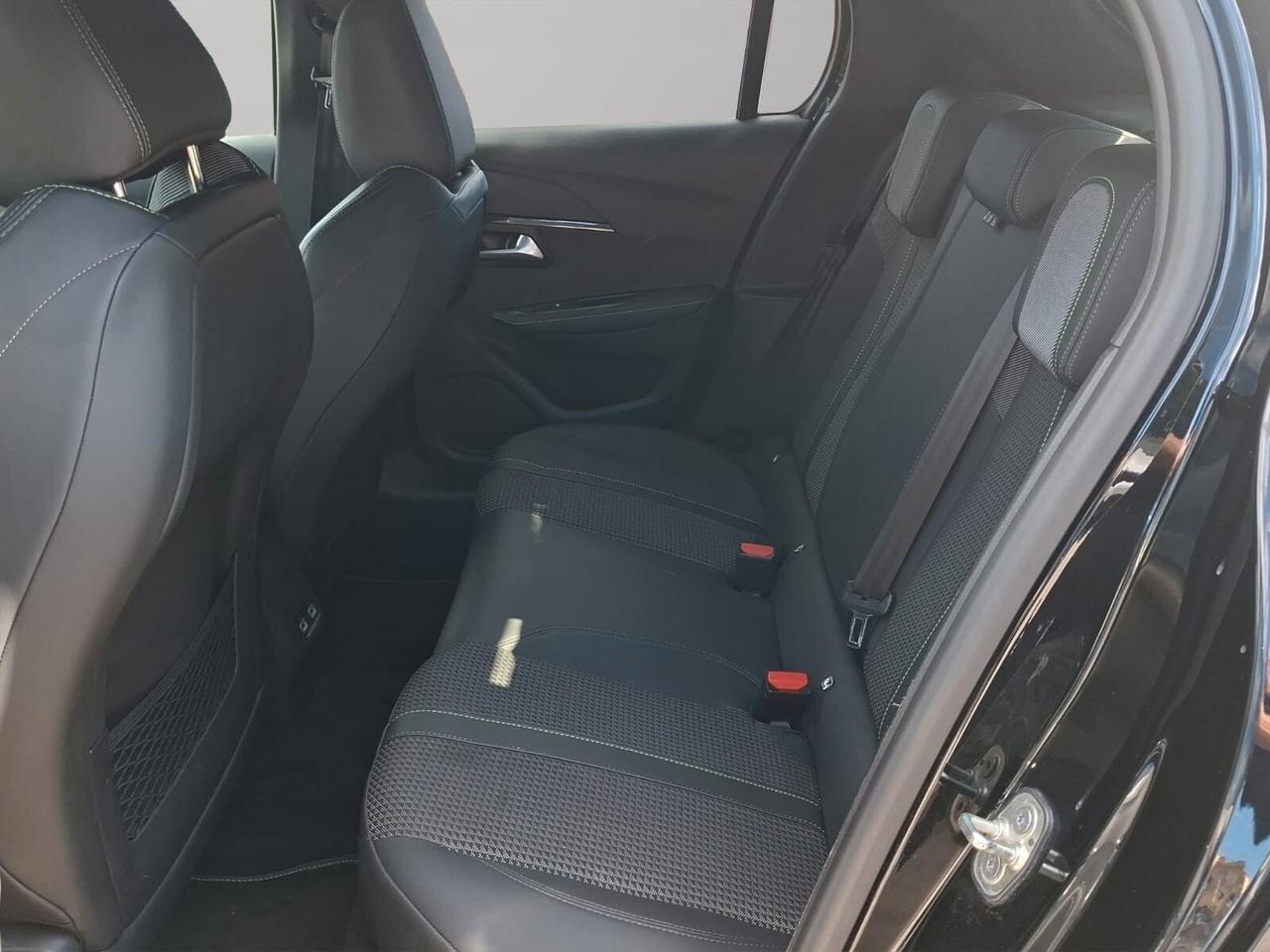 Peugeot 208 motore elettrico 136 CV 5 porte GT