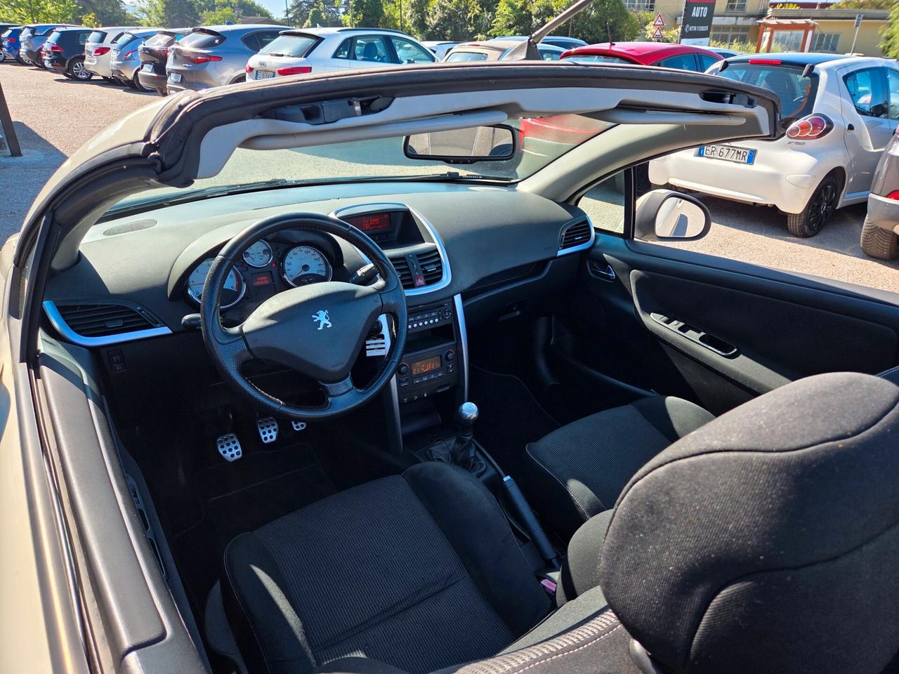 Peugeot 207 1.6 HDi 110CV CC Féline