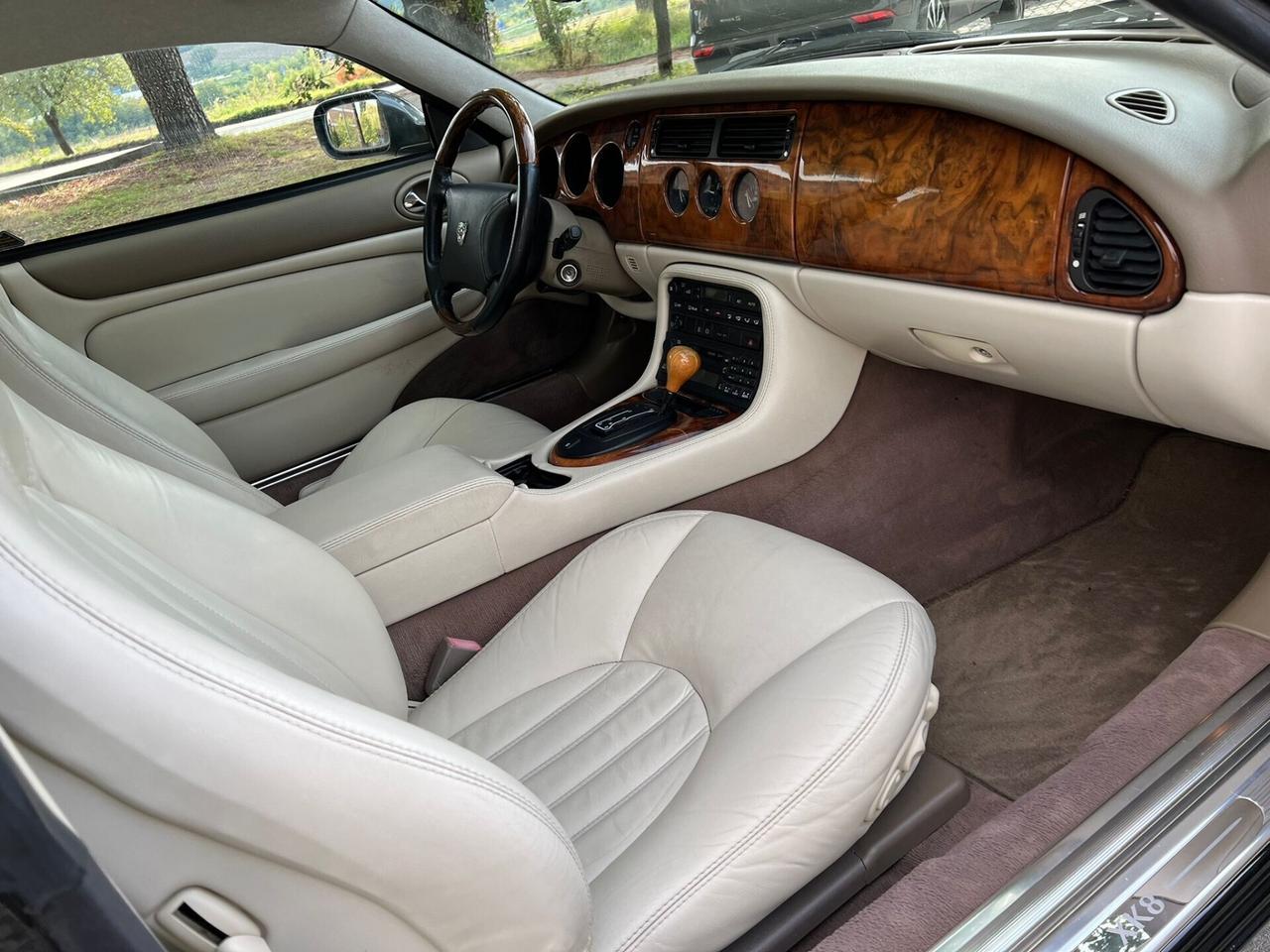 Jaguar XK XK8 4.0 Coupé V8