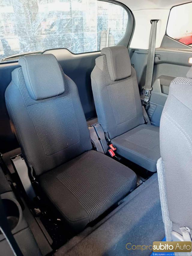 PEUGEOT 5008 1.6 HDi 7 POSTI