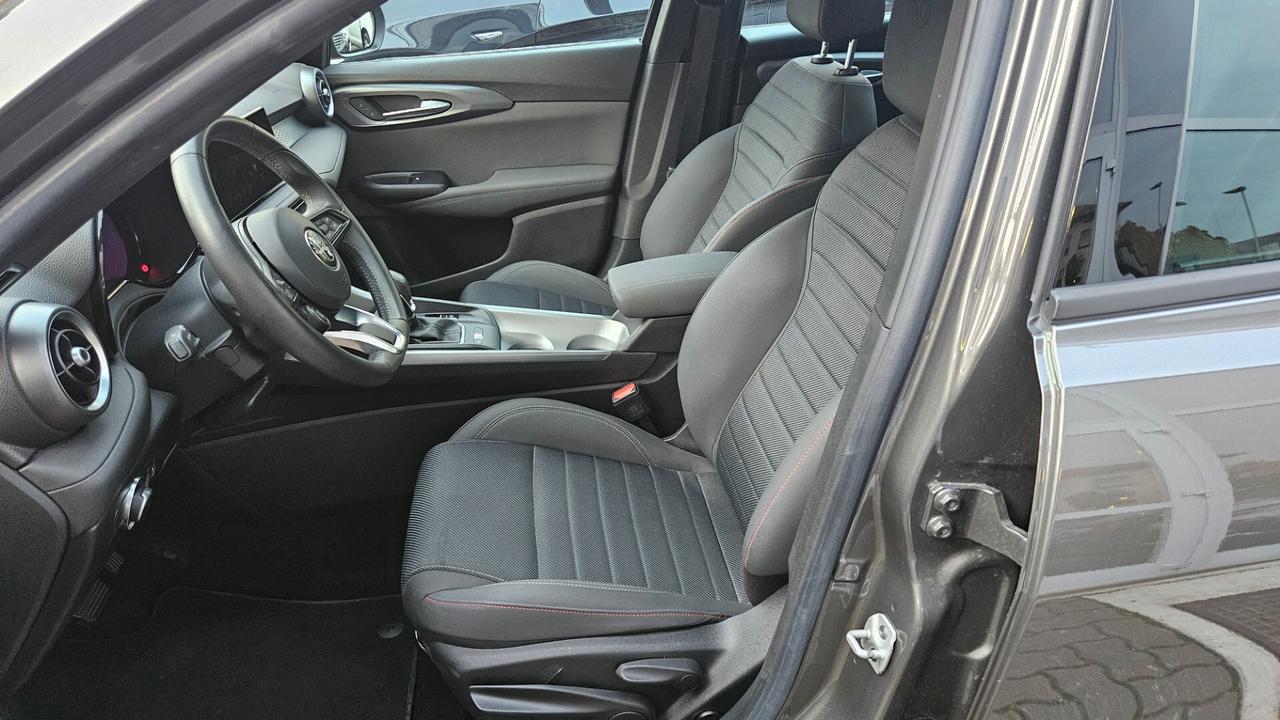 Alfa Romeo Tonale 1.5 hybrid 130cv tct7 CRUISE ADATT-NAVY-DAB-18"