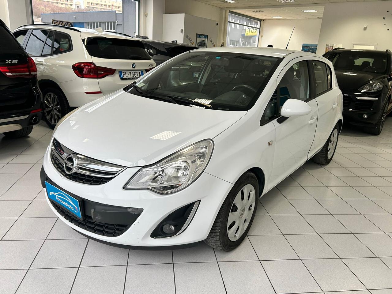 Opel Corsa 1.2b cambio automatico 2013