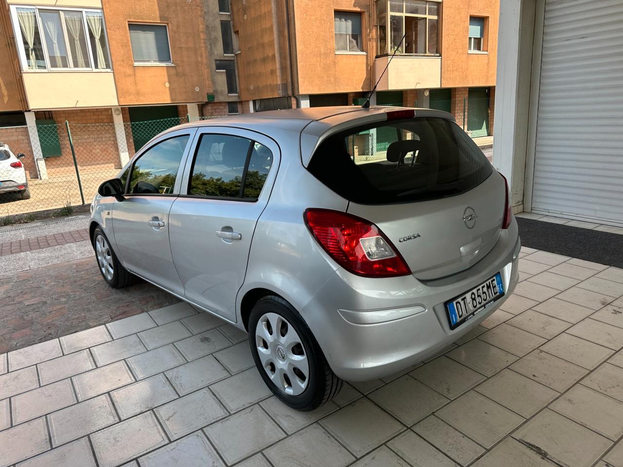 Opel Corsa 1.2 Neopatentati (12 RATE)