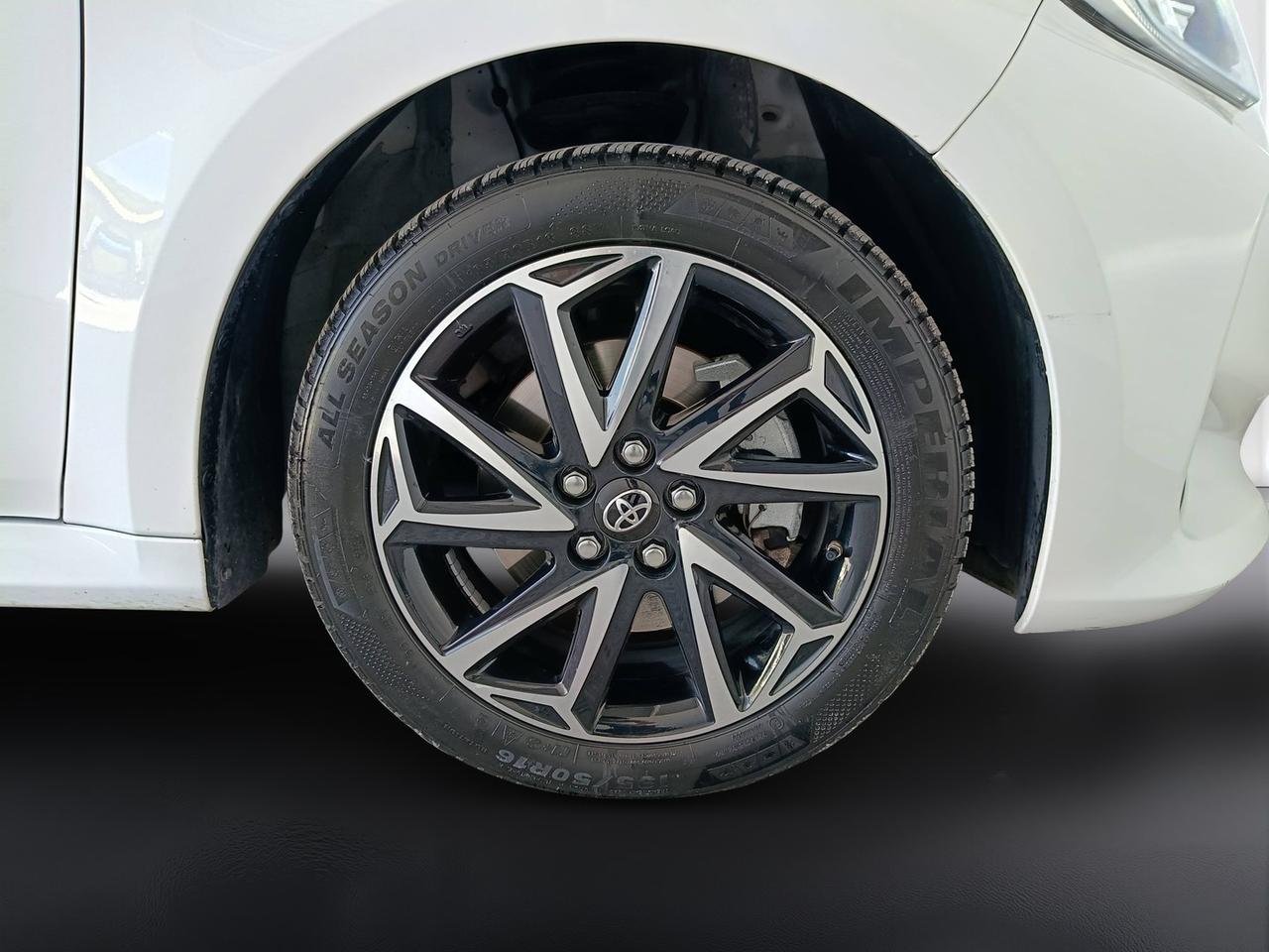 TOYOTA Yaris IV 2020 - Yaris 1.5h Lounge