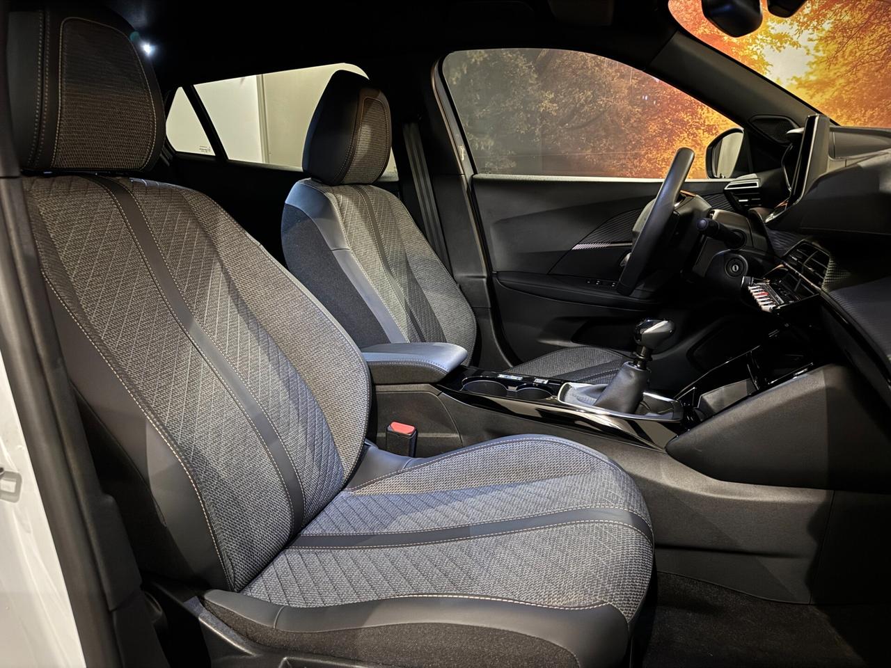 PEUGEOT 2008 1.2 PURETECH ALLURE 2025