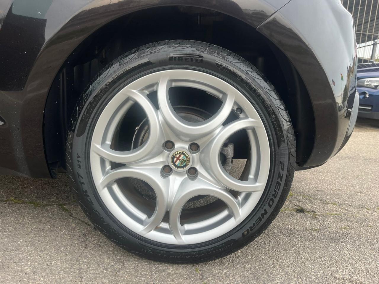 Alfa Romeo MiTo 1.6 JTDDistinctive Sport Pack Unipro 2009