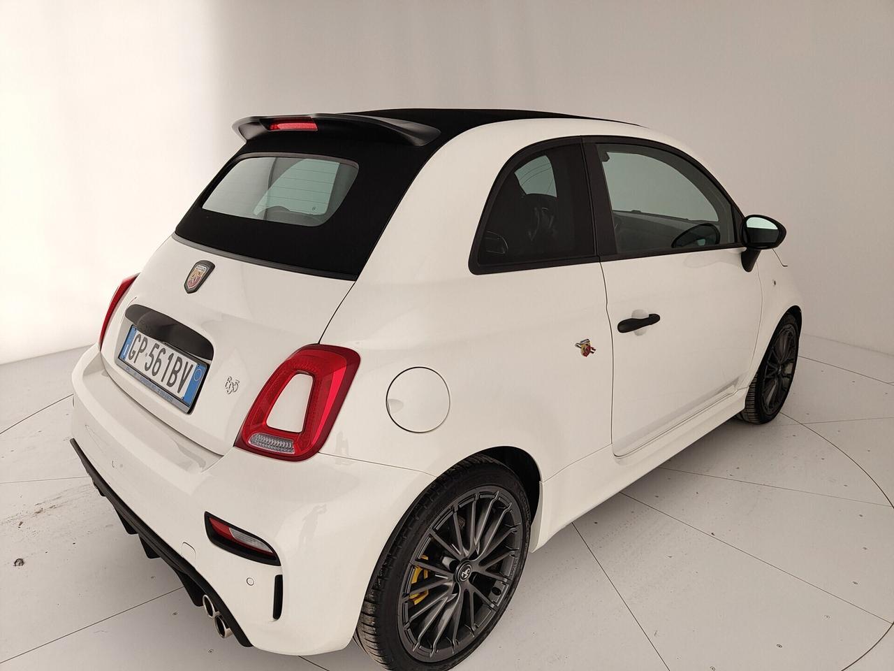 Abarth 695 C 1.4 Turbo T-Jet 180 CV