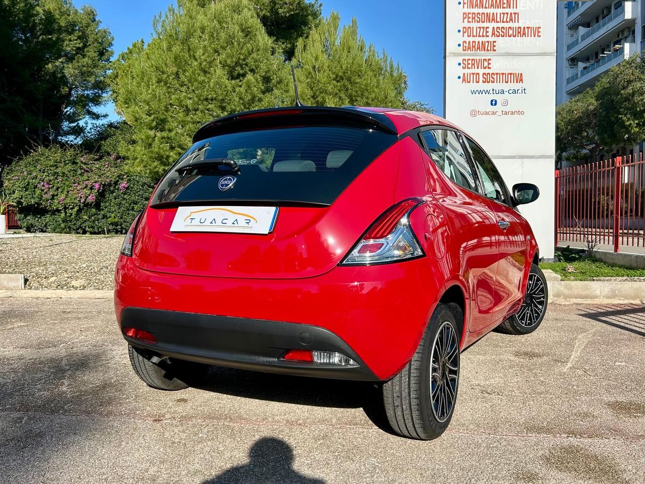 Lancia Ypsilon 1.0 FireFly MHEV