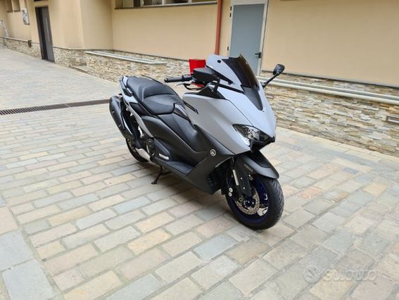 Yamaha T max 560
