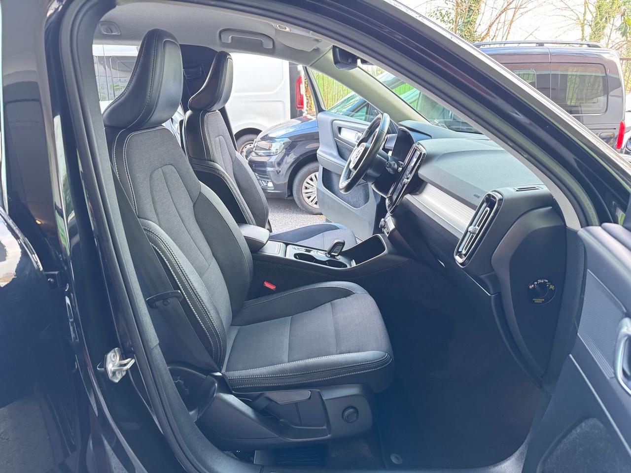 Volvo XC40 D3 AWD MOMENTUM GEART 1P GARANZIA24MESI