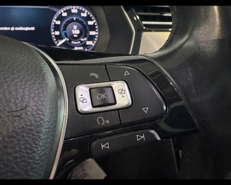 Volkswagen Passat 8ª serie 2.0 TDI DSG Highline BlueMotion Technology